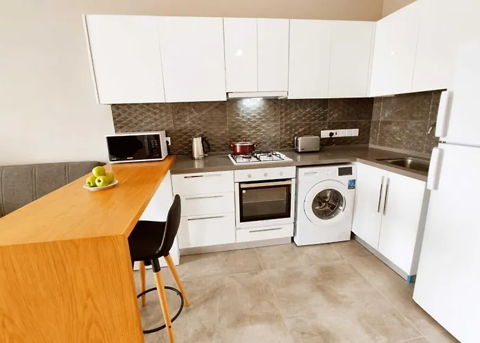 Caesar Italus Trikomo